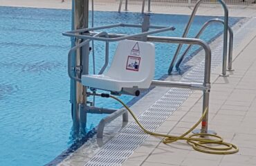 Elementos de accesibilidad para piscinas